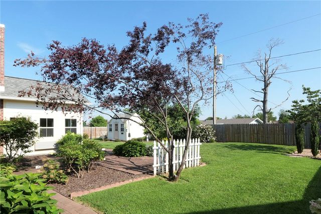 2505 W Orleans Drive, Rogers, AR 72758
