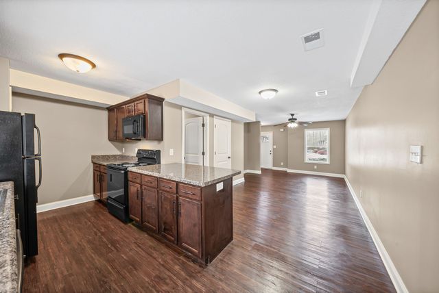 1761 Spring Water Dr Apt B, Clarksville, TN 37040