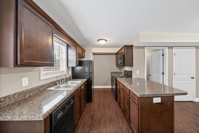 1761 Spring Water Dr Apt B, Clarksville, TN 37040