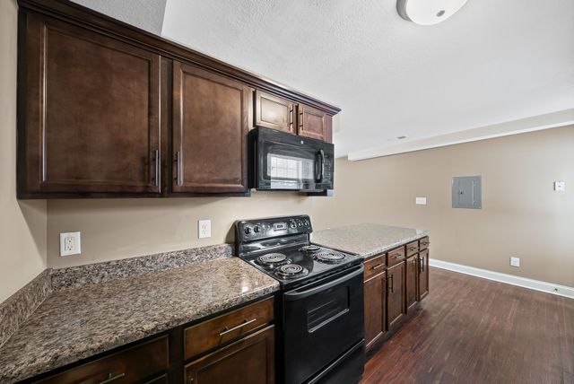 1761 Spring Water Dr Apt B, Clarksville, TN 37040