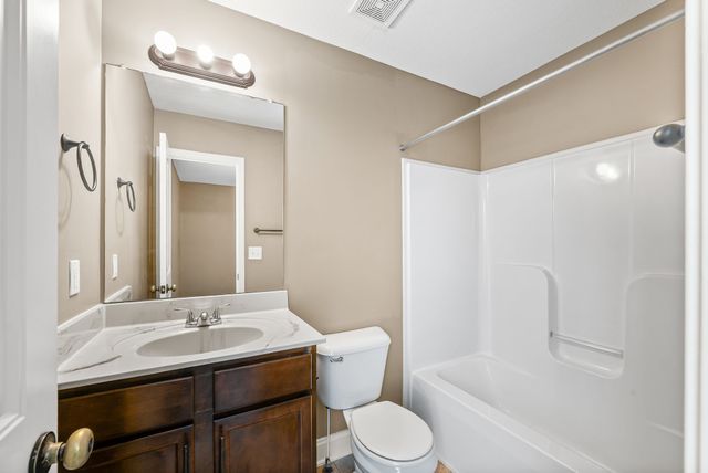 1761 Spring Water Dr Apt B, Clarksville, TN 37040