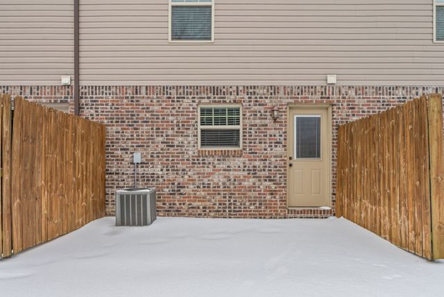 1761 Spring Water Dr Apt B, Clarksville, TN 37040