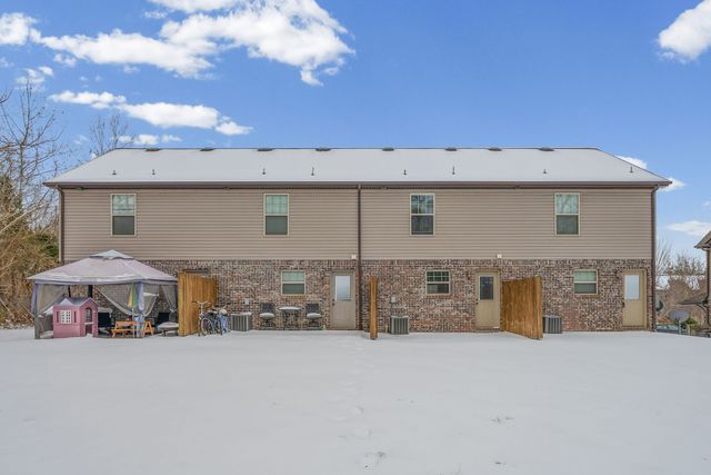 1761 Spring Water Dr Apt B, Clarksville, TN 37040