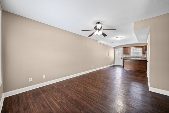 1761 Spring Water Dr Apt B, Clarksville, TN 37040