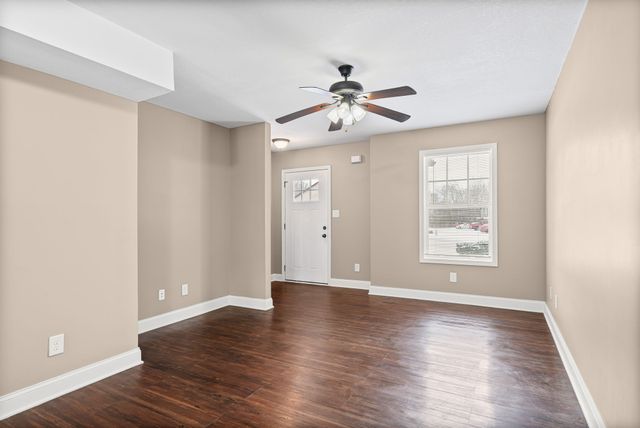 1761 Spring Water Dr Apt B, Clarksville, TN 37040