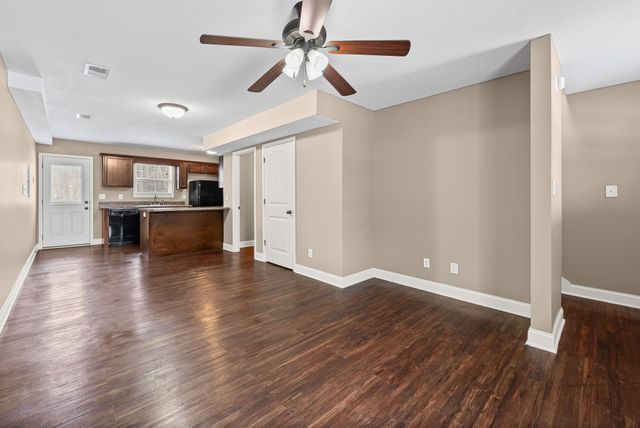 1761 Spring Water Dr Apt B, Clarksville, TN 37040