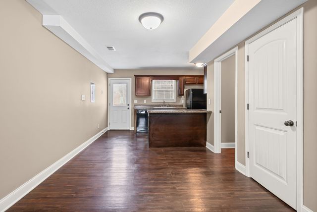 1761 Spring Water Dr Apt B, Clarksville, TN 37040