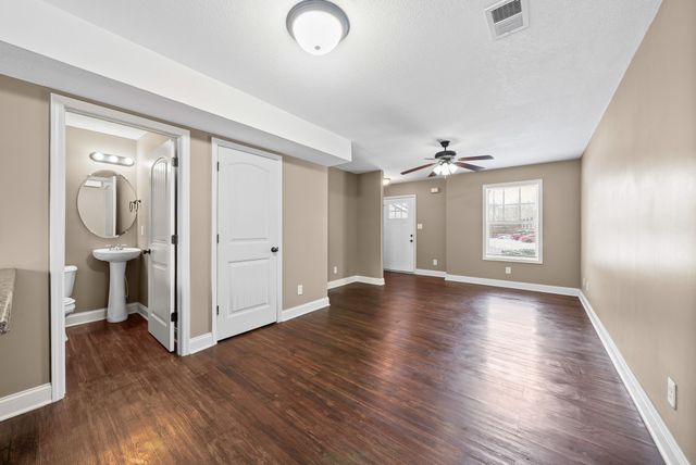 1761 Spring Water Dr Apt B, Clarksville, TN 37040