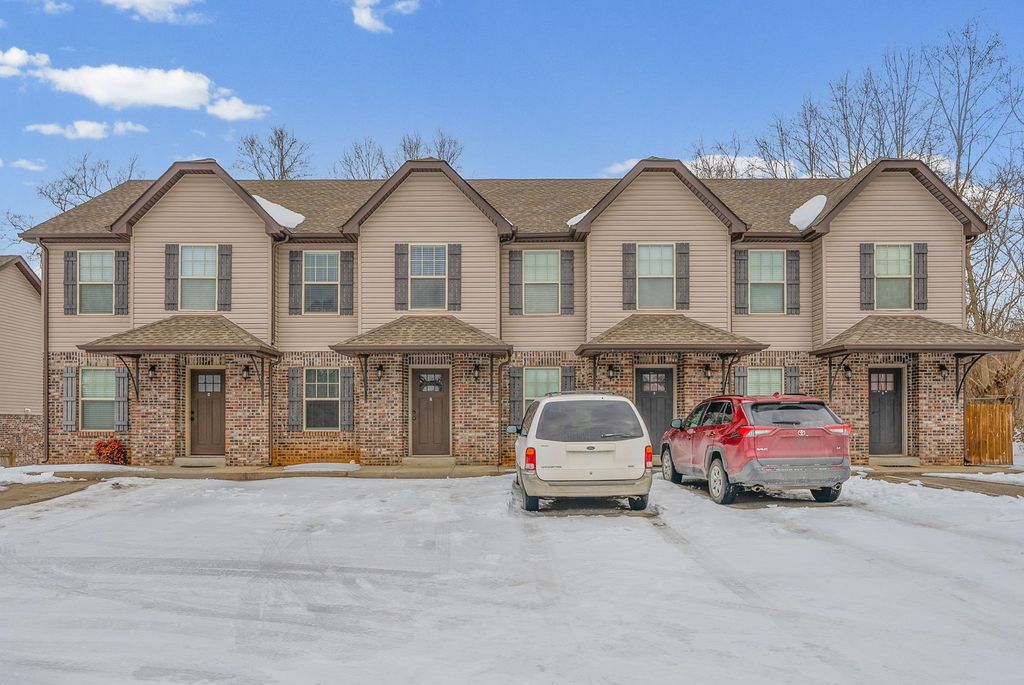 1761 Spring Water Dr Apt B, Clarksville, TN 37040