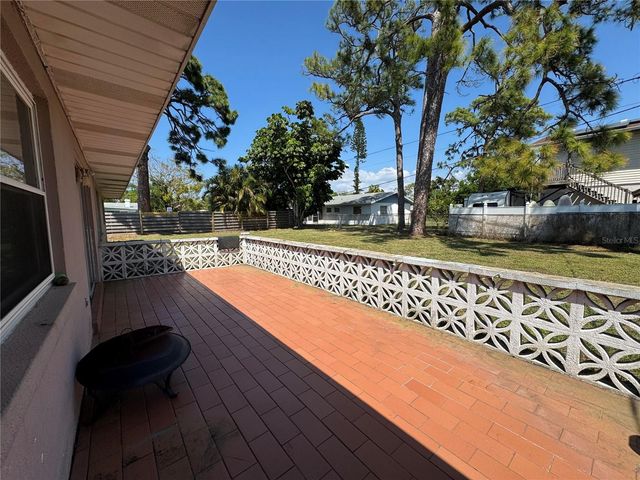 2003 48TH STREET W, Bradenton, FL 34209
