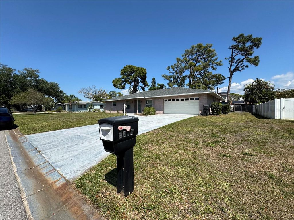 2003 48TH STREET W, Bradenton, FL 34209