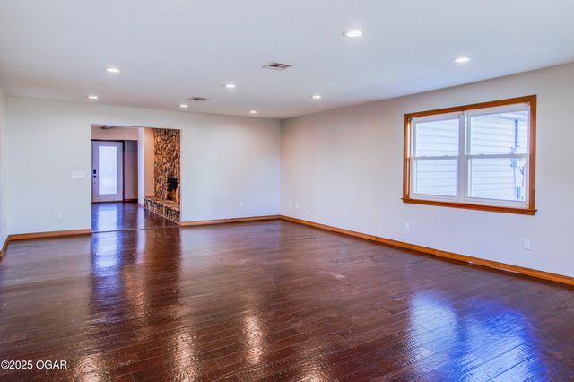 4101 College View Drive, Joplin, MO 64801