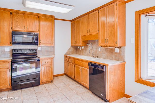 4101 College View Drive, Joplin, MO 64801