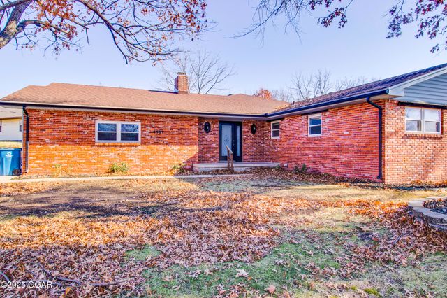 4101 College View Drive, Joplin, MO 64801