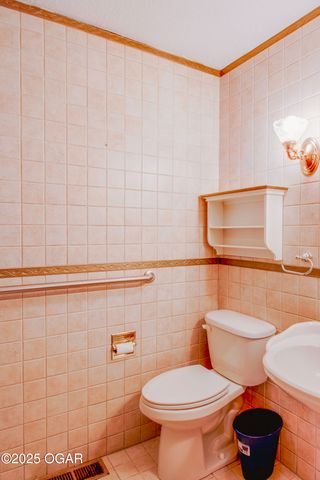 4101 College View Drive, Joplin, MO 64801