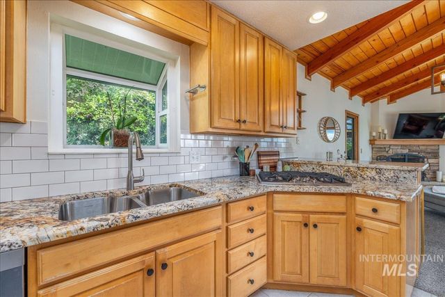 2624 N Hillway Dr, Boise, ID 83702