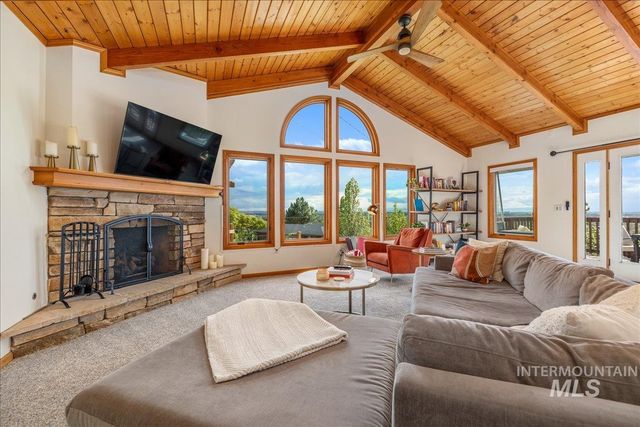 2624 N Hillway Dr, Boise, ID 83702