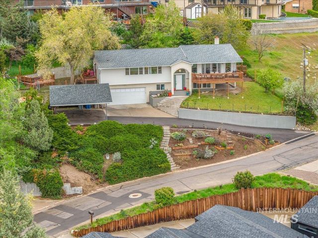 2624 N Hillway Dr, Boise, ID 83702