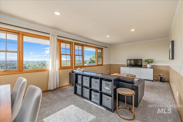 2624 N Hillway Dr, Boise, ID 83702