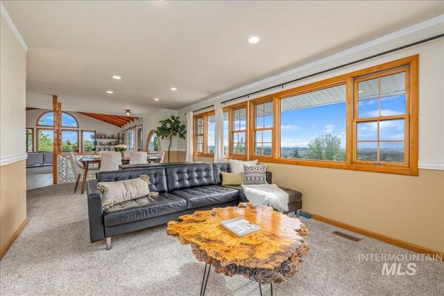 2624 N Hillway Dr, Boise, ID 83702