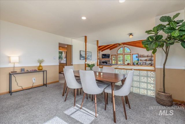 2624 N Hillway Dr, Boise, ID 83702