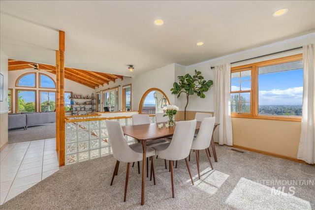 2624 N Hillway Dr, Boise, ID 83702