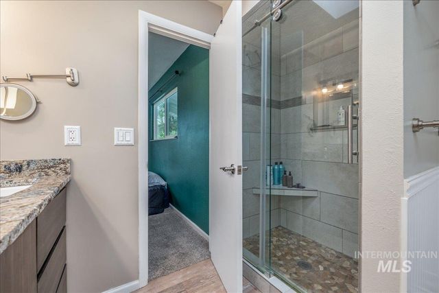 2624 N Hillway Dr, Boise, ID 83702