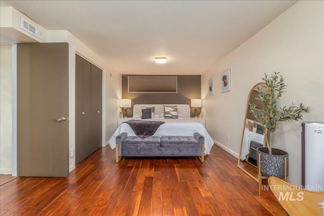 2624 N Hillway Dr, Boise, ID 83702