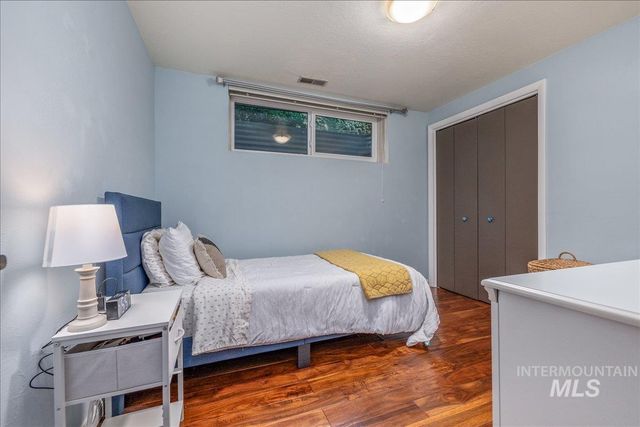 2624 N Hillway Dr, Boise, ID 83702