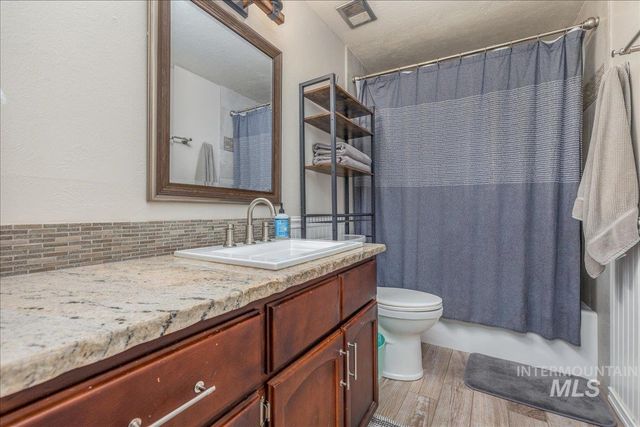 2624 N Hillway Dr, Boise, ID 83702