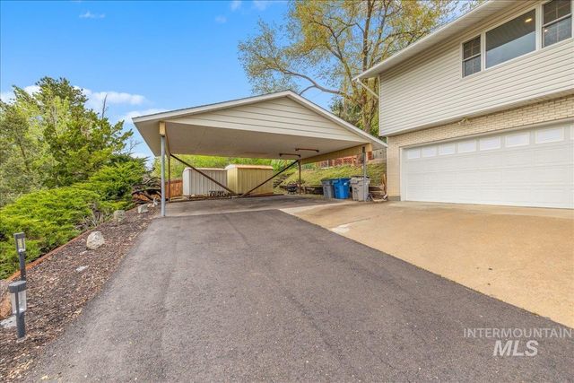 2624 N Hillway Dr, Boise, ID 83702