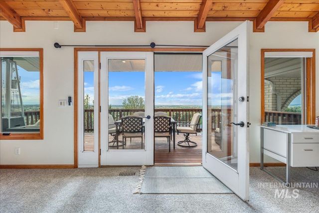 2624 N Hillway Dr, Boise, ID 83702