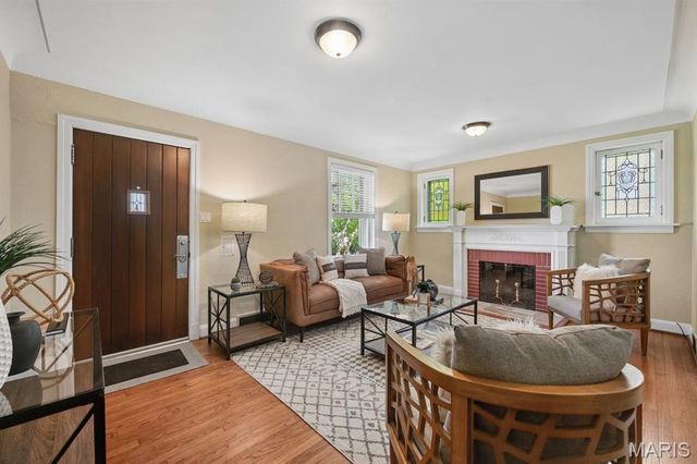 21 S Moreland Avenue, St Louis, MO 63122