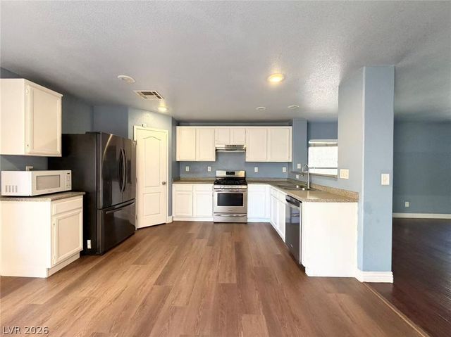 709 Jewel Tower Street, Las Vegas, NV 89178