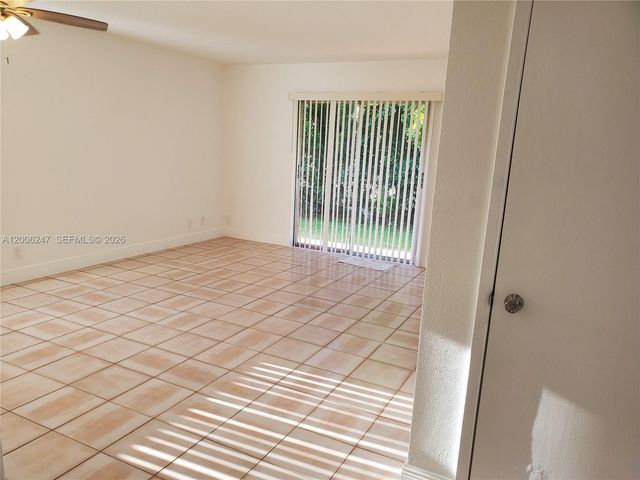 9203 NW 38th Dr 2, Coral Springs, FL 33065