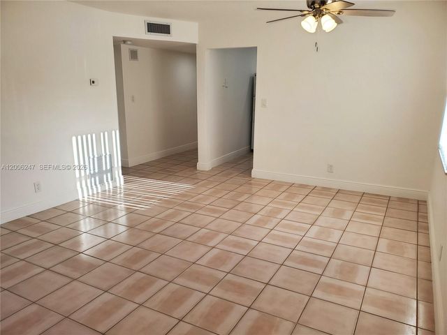 9203 NW 38th Dr 2, Coral Springs, FL 33065