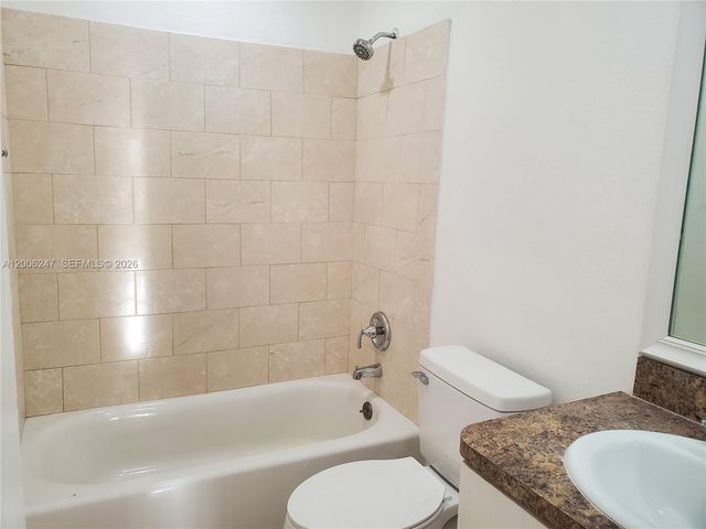 9203 NW 38th Dr 2, Coral Springs, FL 33065