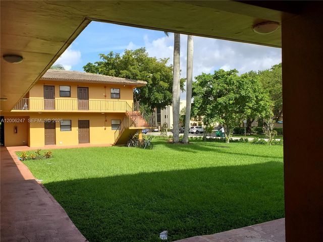 9203 NW 38th Dr 2, Coral Springs, FL 33065