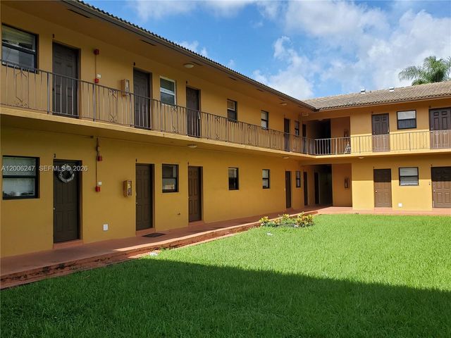 9203 NW 38th Dr 2, Coral Springs, FL 33065