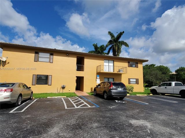 9203 NW 38th Dr 2, Coral Springs, FL 33065