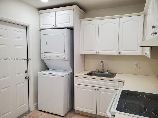 9203 NW 38th Dr 2, Coral Springs, FL 33065