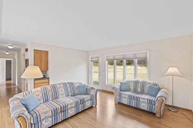 S52W33462 Red Fox WAY, North Prairie, WI 53153