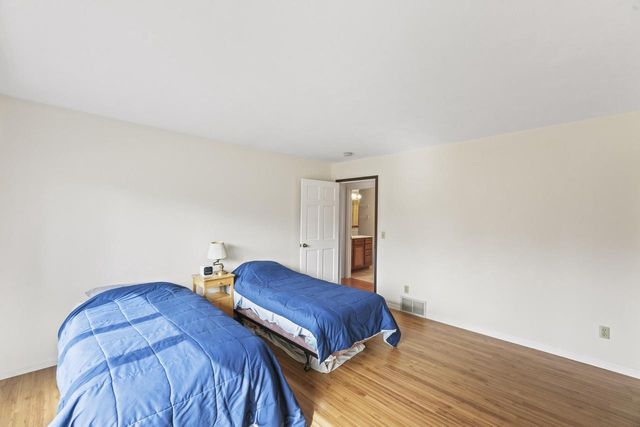 S52W33462 Red Fox WAY, North Prairie, WI 53153