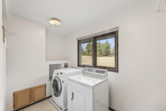 S52W33462 Red Fox WAY, North Prairie, WI 53153