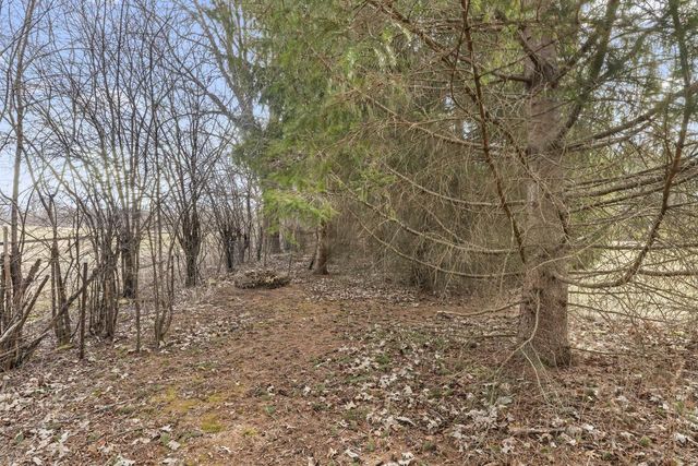 S52W33462 Red Fox WAY, North Prairie, WI 53153