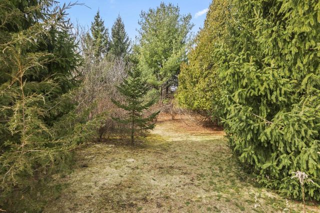 S52W33462 Red Fox WAY, North Prairie, WI 53153