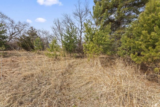 S52W33462 Red Fox WAY, North Prairie, WI 53153