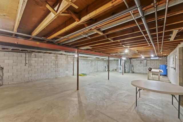 S52W33462 Red Fox WAY, North Prairie, WI 53153