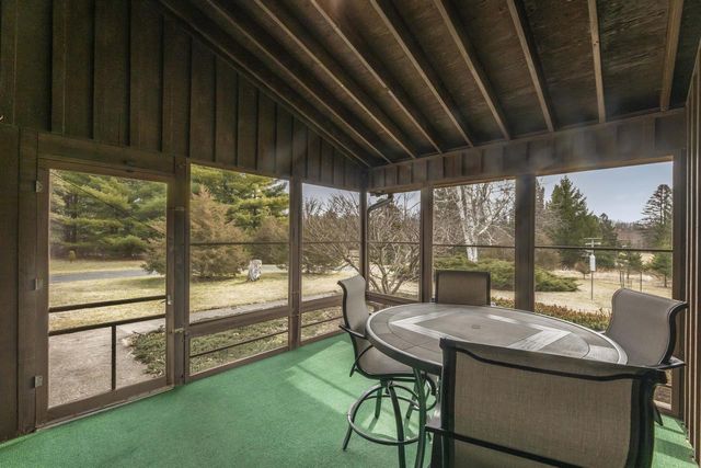 S52W33462 Red Fox WAY, North Prairie, WI 53153