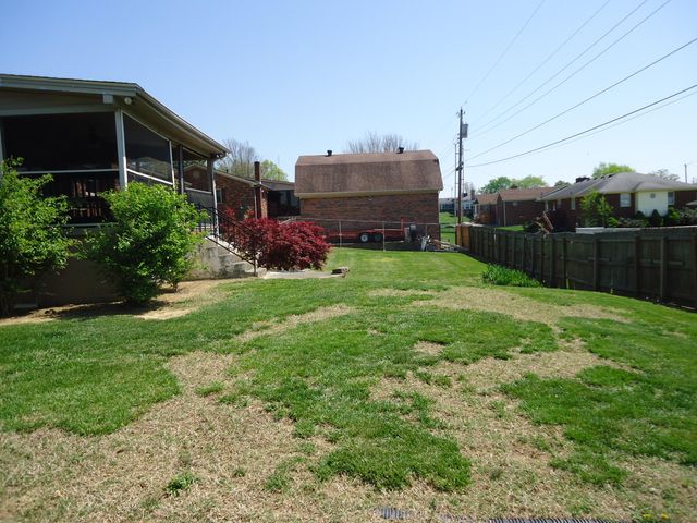 106 Pine Hill Drive, Lancaster, KY 40444
